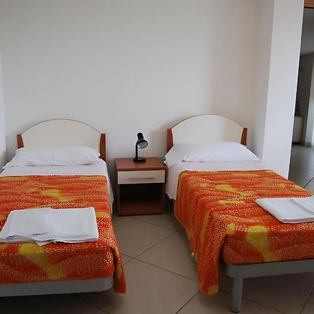Eu Ropa Hotel 内雷托 外观 照片
