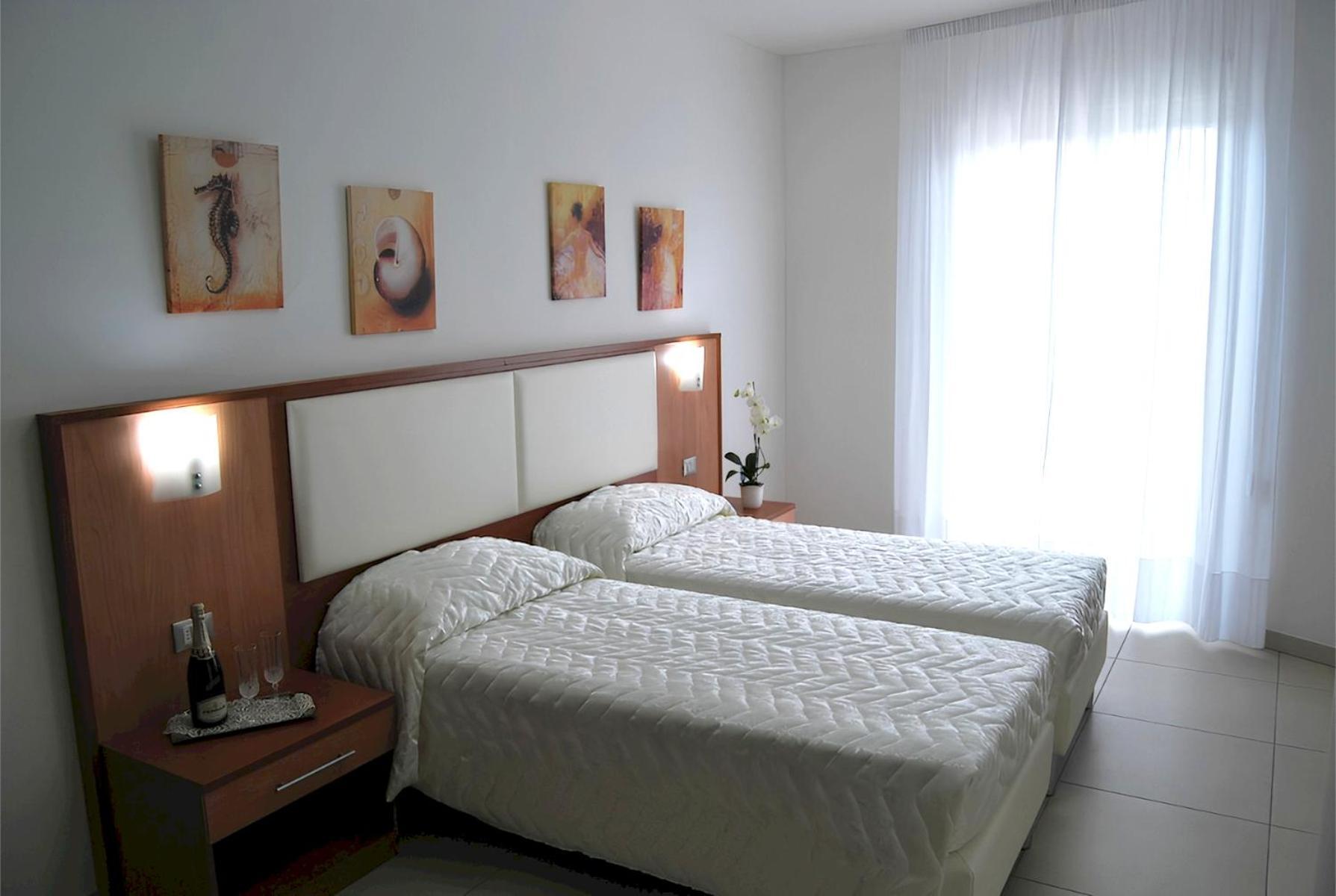 Eu Ropa Hotel 内雷托 外观 照片