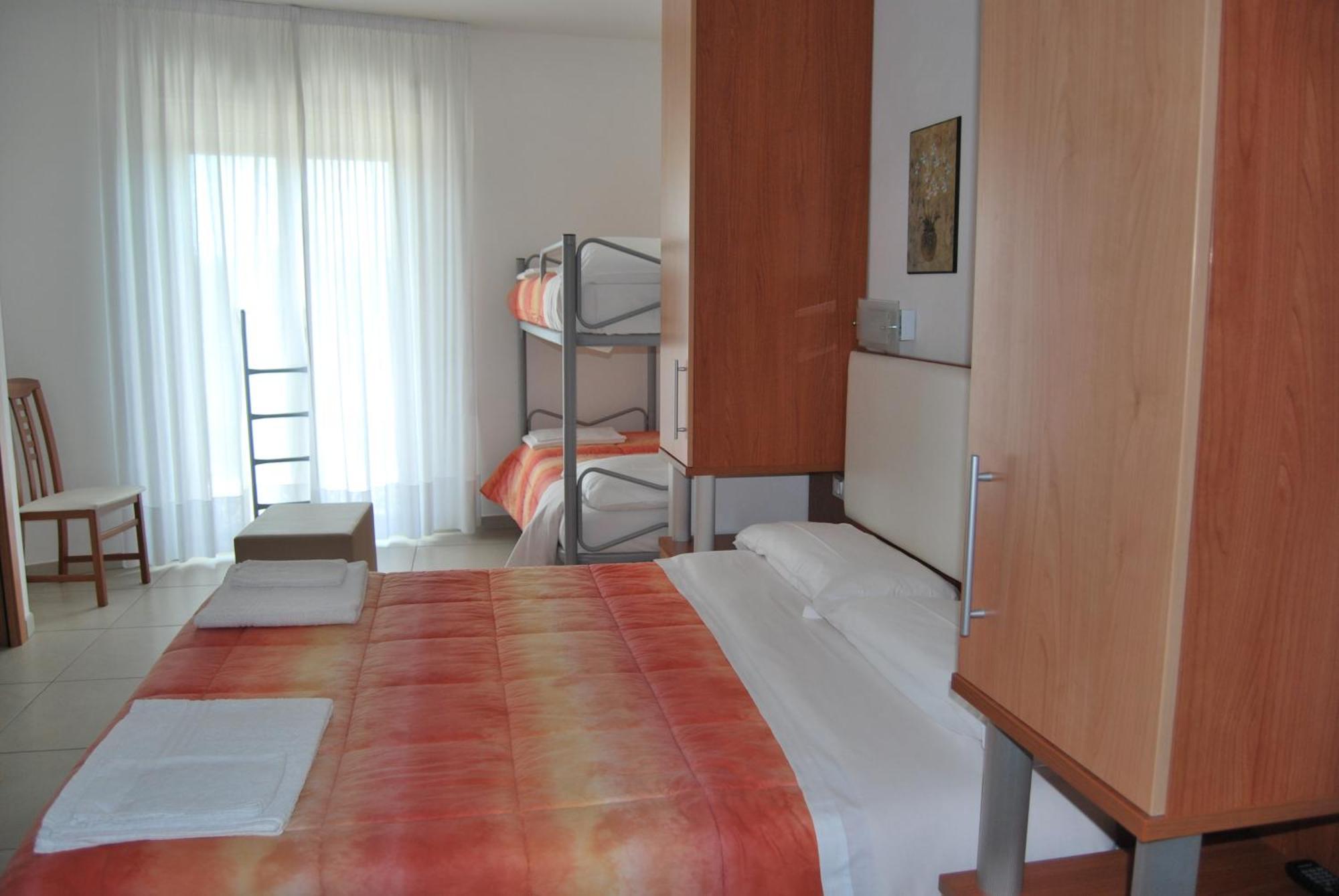 Eu Ropa Hotel 内雷托 外观 照片